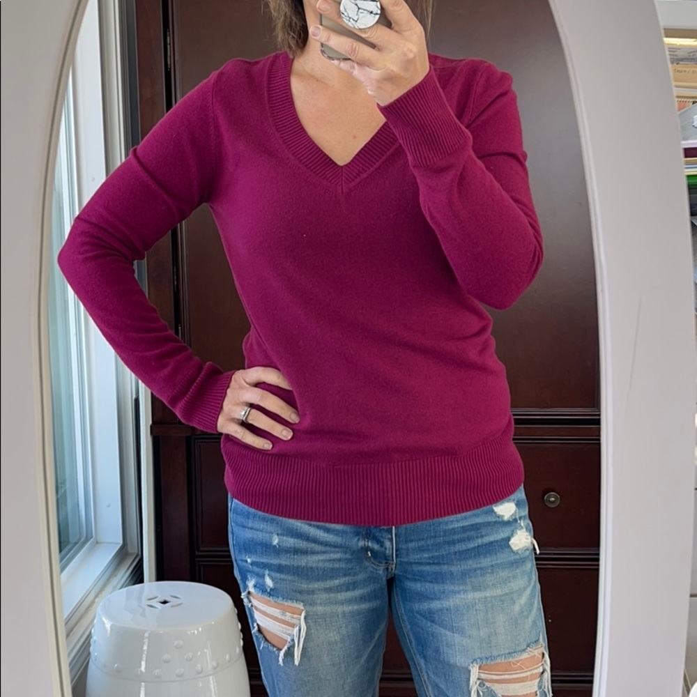 V neck sweater